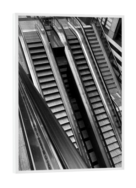 Poster mit weißem Rahmen "Lost in Translation" artboxONE - Architektur,Geometrie,Streetart,Städte / Zürich