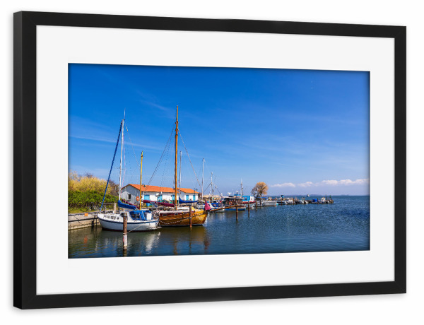 Poster mit Rahmen schwarz "Hafen, Boote, Wasser" artboxONE - Natur,Reise,Reise / Strand und Meer