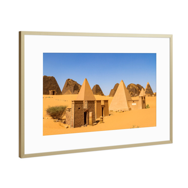 Poster mit Rahmen Gold "Die Pyramiden von Meroe" artboxONE - Architektur,Reise / Afrika