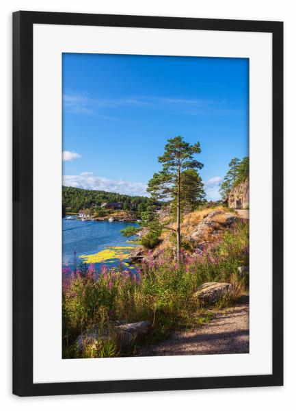 Poster mit Rahmen schwarz "Baum und Bucht bei Søgne" artboxONE - Natur,Reise,Reise / Strand und Meer,Reise / Länder