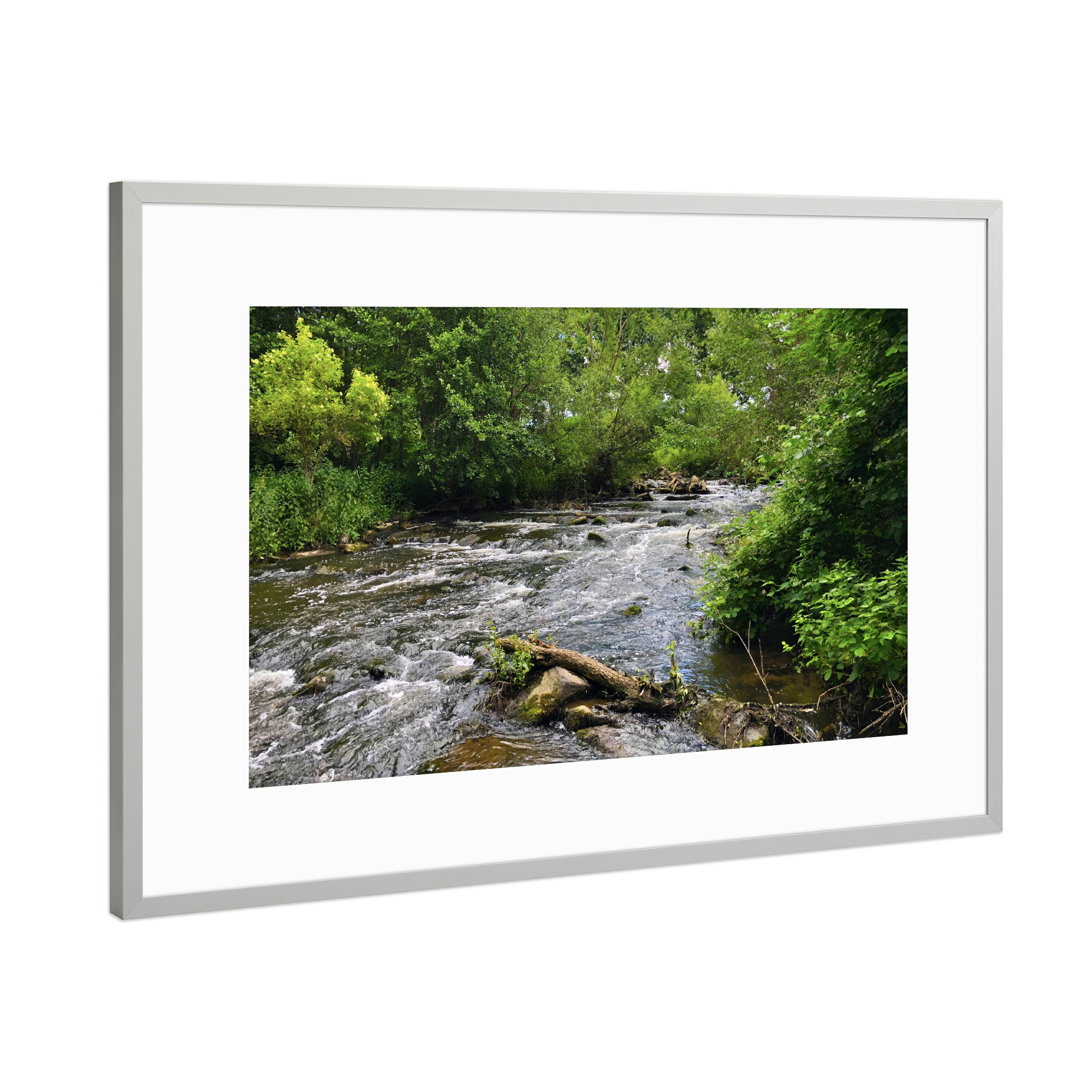 Poster mit Rahmen Silber "Bach inmitten des grünen Waldes" artboxONE - Natur,Reise,Reise / Länder