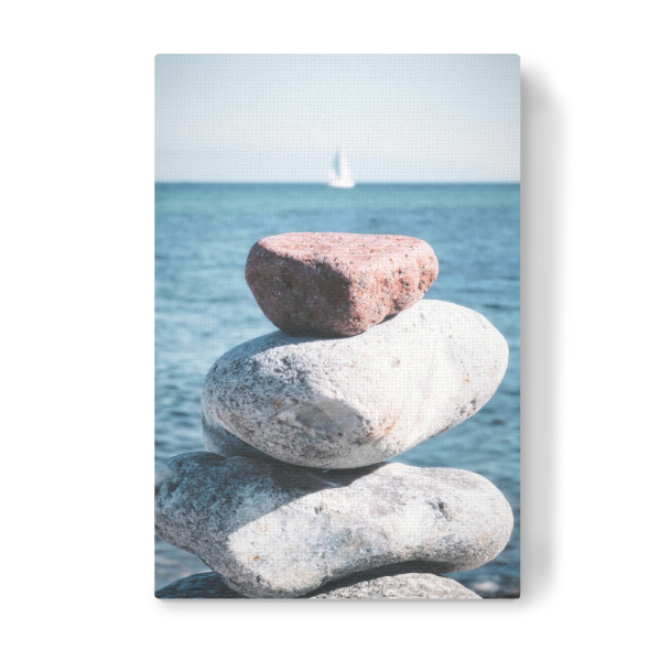 Leinwandbild "Steinturm mit Segelboot" artboxONE - Natur,Reise,Reise / Strand und Meer
