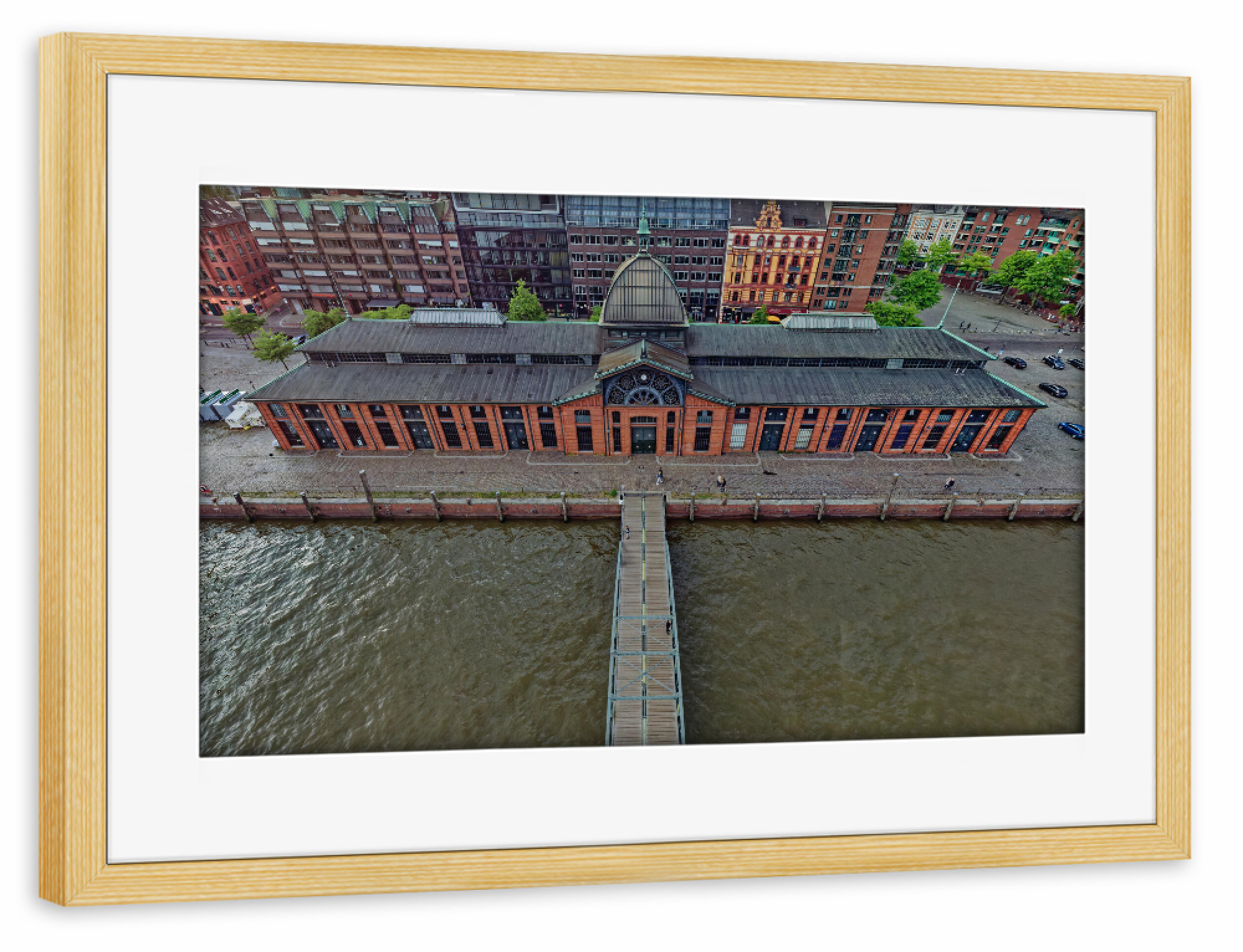 Poster mit Rahmen kiefer "Hamburg Fischauktionshalle" artboxONE - Städte,Städte / Hamburg,Reise,Architektur,Reise / Länder