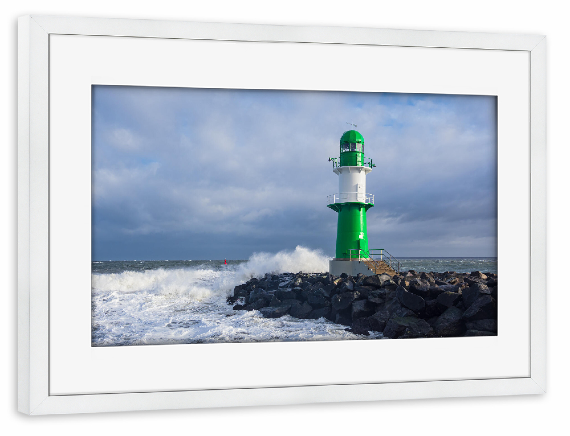 Poster mit Rahmen weiß "Sturm, Wellen und Molenturm" artboxONE - Natur,Reise,Architektur,Reise / Strand und Meer