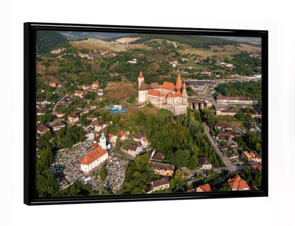 Poster mit schwarzem Rahmen "Burg Hunedoara in Rumänien" artboxONE - Städte,Architektur