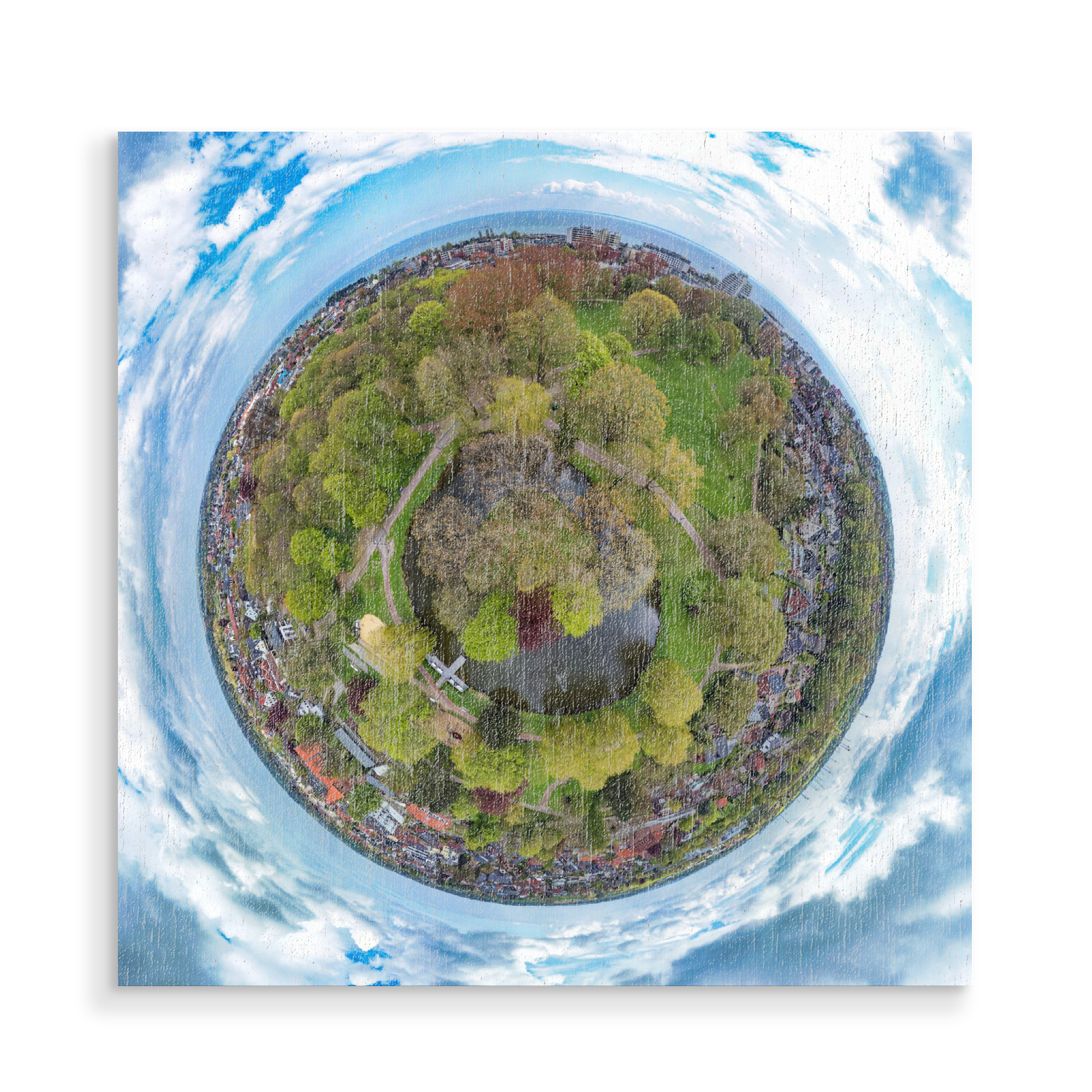 Holzbild "Kurpark Grömitz - Planet" artboxONE - Städte,Natur,Reise,Reise / Strand und Meer,Städte / Weitere