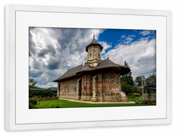 Poster mit Rahmen weiß "Moldauklöster" artboxONE - Architektur - Rumänien,Kloster,Moldau,Moldauklöster,Religion,Orthodox,Bukowina