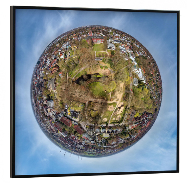 Poster mit schwarzem Rahmen 30x30 cm "Rathauspark in Hamburg-Bergedorf" artboxONE - Städte,Städte / Hamburg,Natur,Reise,Architektur