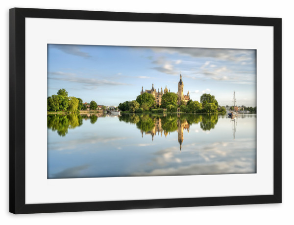 Poster mit Rahmen schwarz "Foto vom Schweriner Schloss" artboxONE - Städte,Reise,Architektur