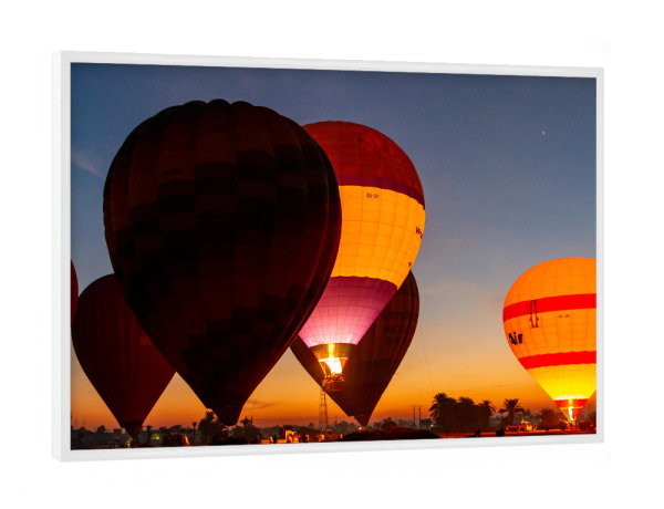 Poster mit weißem Rahmen "Heissluftballons am Morgen" artboxONE - Reise - Ballon,Heissluftballon,Ballonfahren,Ballons