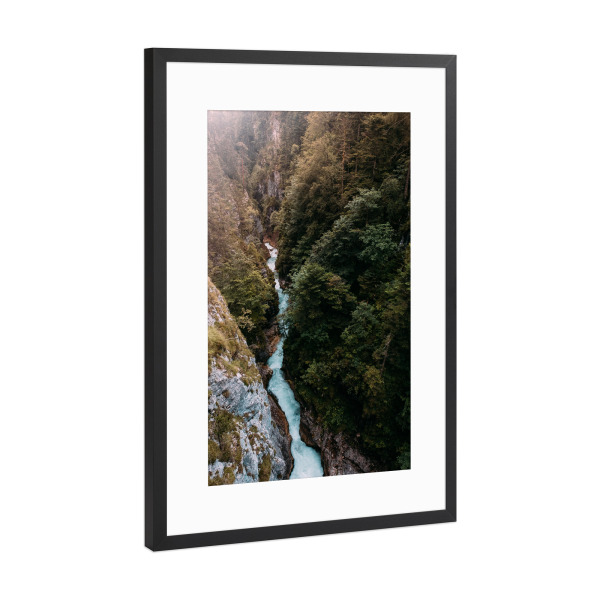 Poster mit Rahmen Schwarz (Metallic) "Ein Tal in den Alpen" artboxONE - Natur,Reise,Reise / Länder - Landschaft,Moody,Natur,Reise