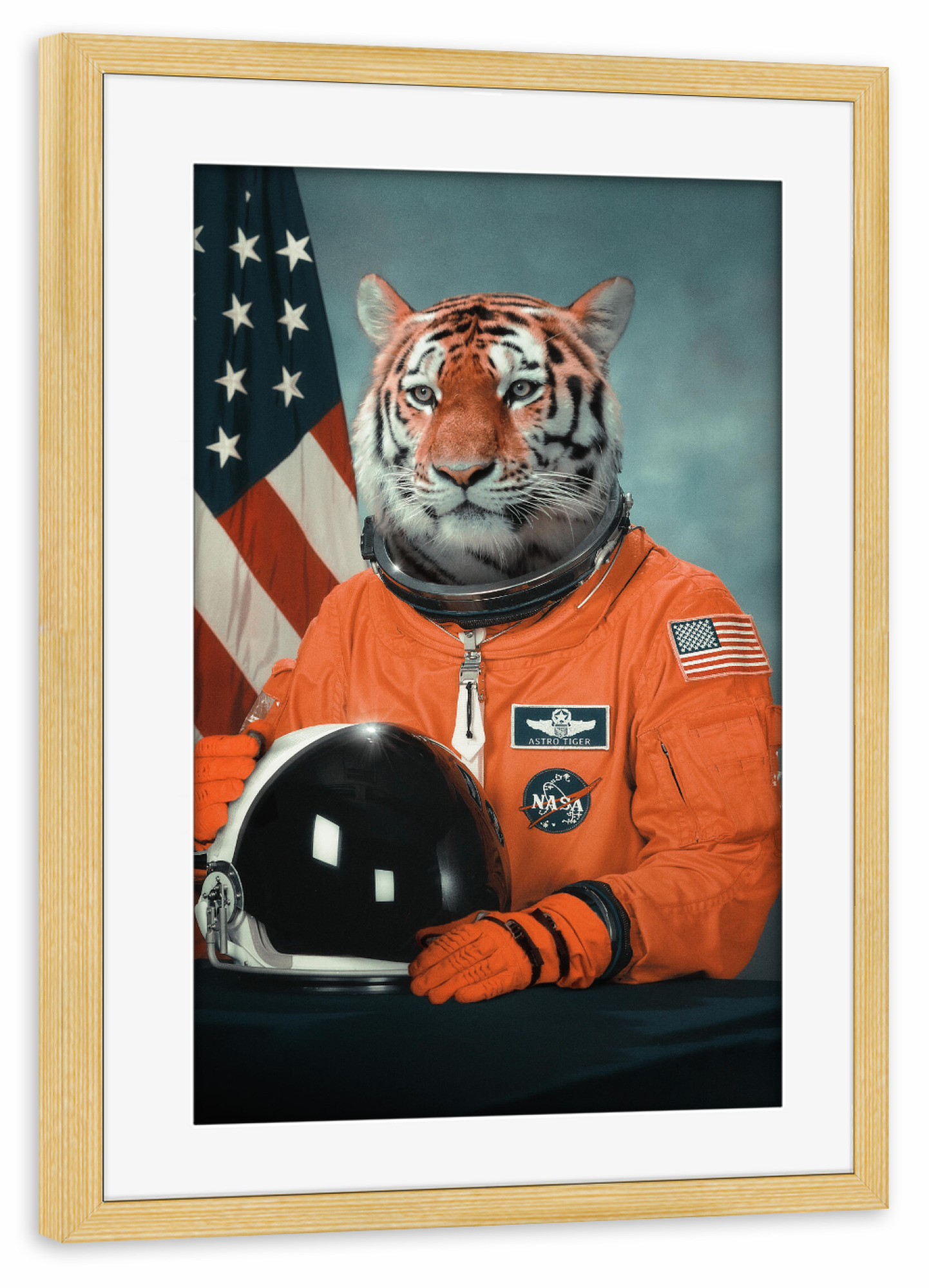 Poster mit Rahmen kiefer "Astro-Tiger" artboxONE - Tiere,Lustig