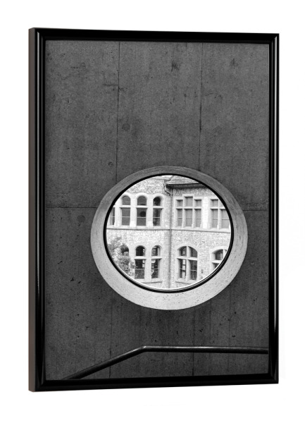 Poster mit schwarzem Rahmen "Brutalism meets antique I" artboxONE - Städte,Architektur,Geometrie,Streetart,Städte / Zürich