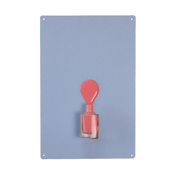 Metall Poster "Nagellack hellblau rosa" artboxONE - Fashion - Nagellack,Essie,Beauty,Kosmetik,Farben,Bunt,Popart,Makro,Makrofotografie,Frauen