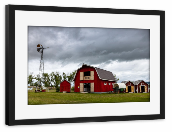 Poster mit Rahmen schwarz "Historische Farm in Kanada" artboxONE - Architektur,Reise / Länder - Kanada,Farm,Wilder westen,Amerika,Planwagen,Scheune