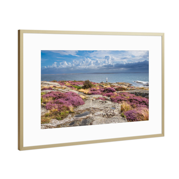 Poster mit Rahmen Gold "Felsen, Leuchtfeuer und Meer" artboxONE - Natur,Reise,Reise / Strand und Meer,Reise / Länder