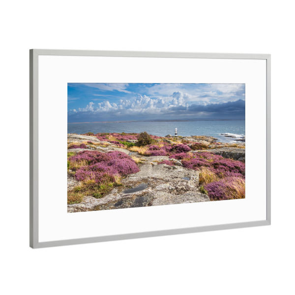 Poster mit Rahmen Silber "Felsen, Leuchtfeuer und Meer" artboxONE - Natur,Reise,Reise / Strand und Meer,Reise / Länder