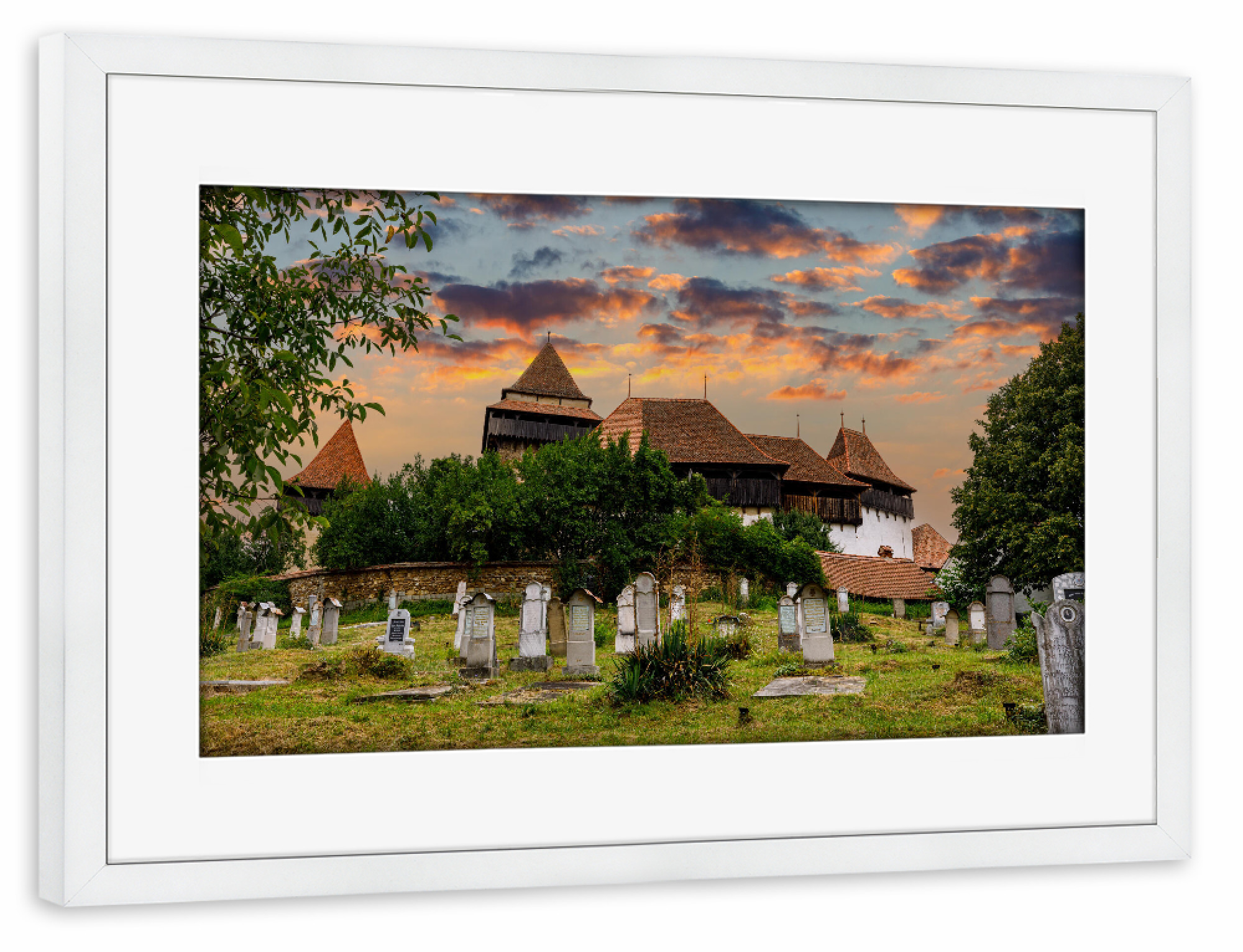 Poster mit Rahmen weiß "Kirchenburg von Viscri" artboxONE - Architektur - Rumänien,Viscri,Deutsch weißkirch,Siebenbürgen,Burg,Kirche,Kirchenburg
