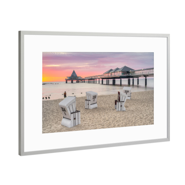 Poster mit Rahmen Silber "Seebrücke Heringsdorf Usedom" artboxONE - Städte,Architektur,Reise / Strand und Meer