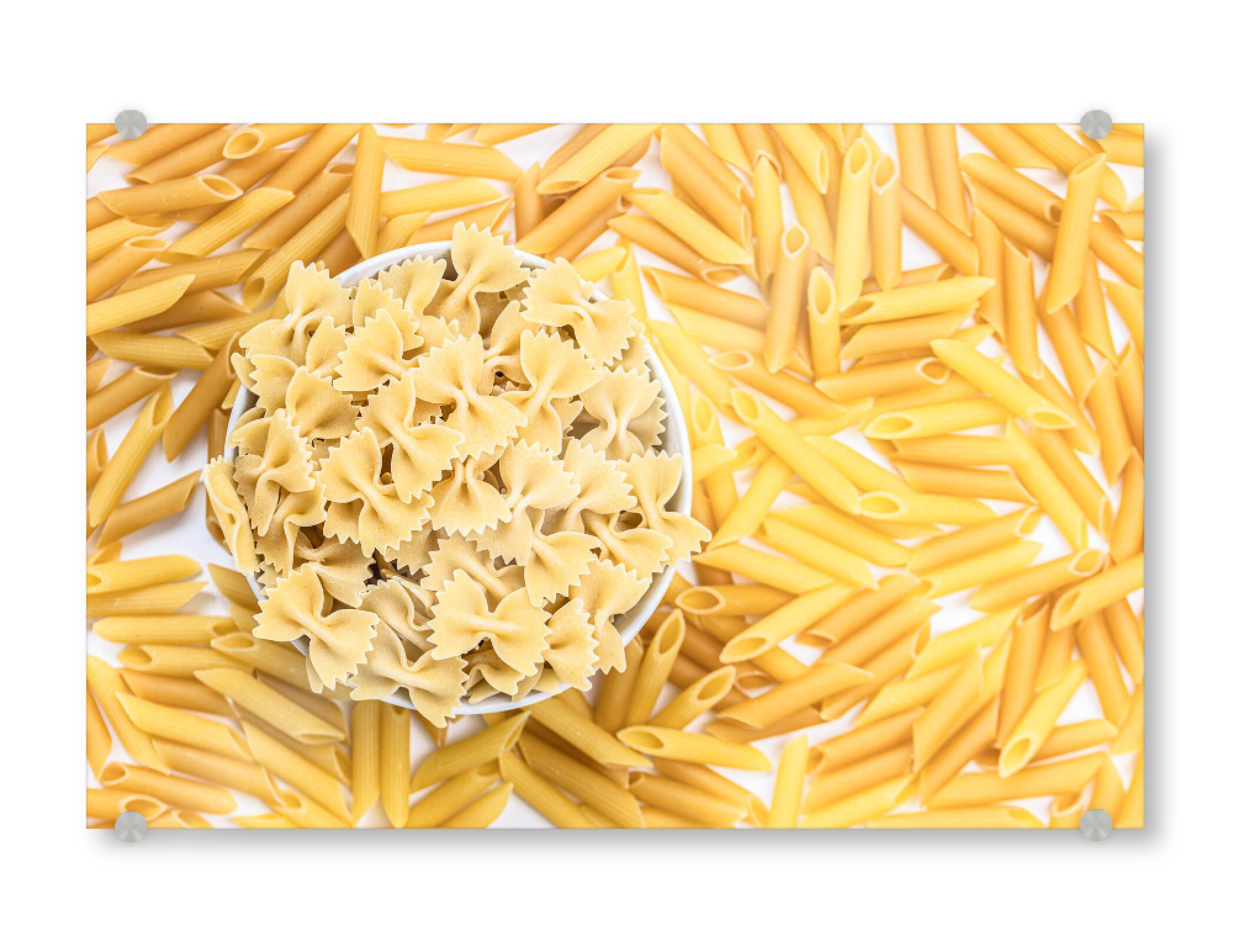 Acrylglasbild "Farfalle inmitten von Penne" artboxONE - Essen & Trinken - Nudeln,Pasta,Küche,Essen,Fotografie