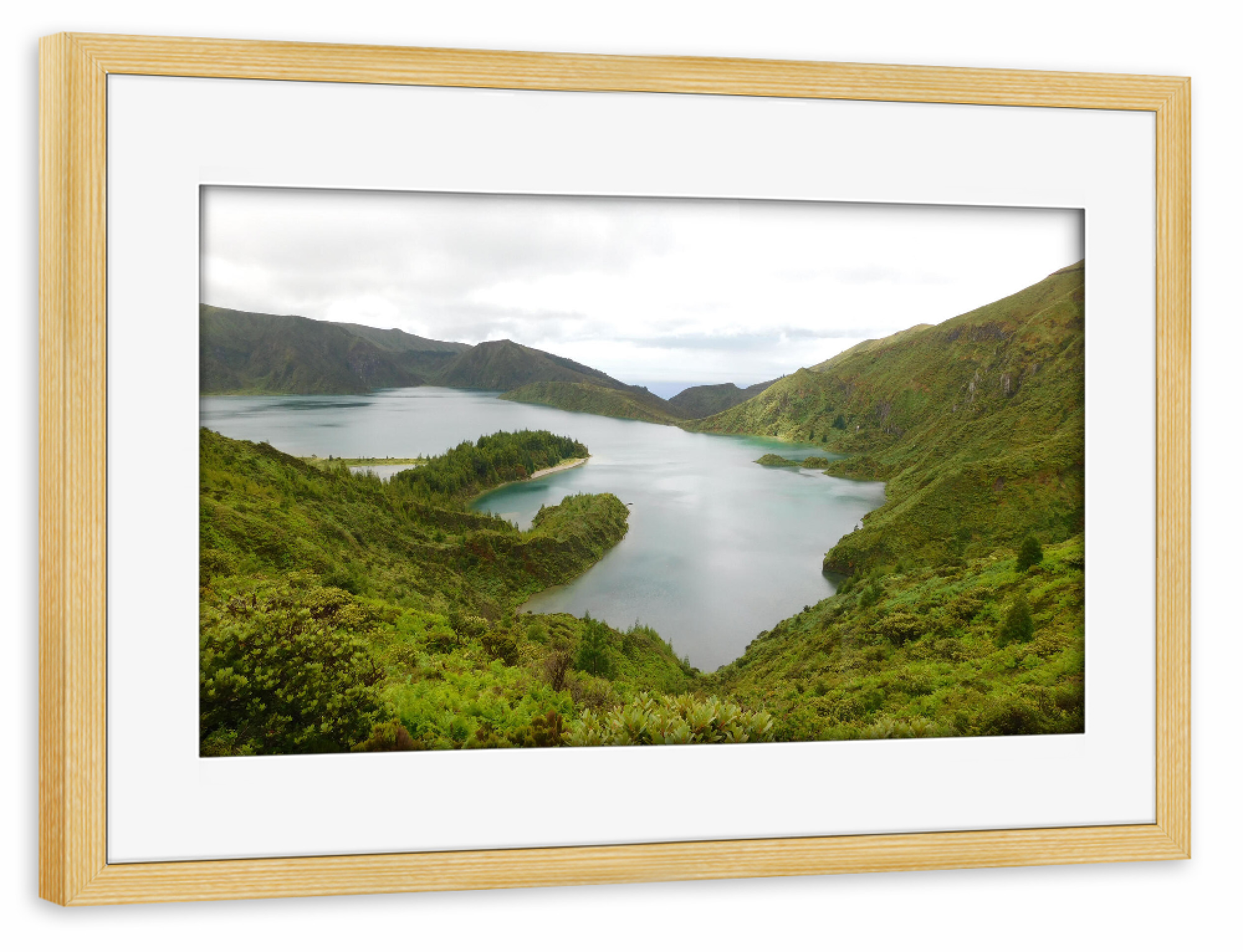 Poster mit Rahmen kiefer "Lagoa do Fogo" artboxONE - Natur,Reise,Reise / Strand und Meer,Reise / Länder