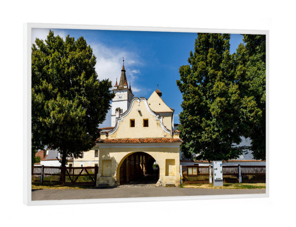 Poster mit weißem Rahmen "Die Kirchenburg von Harman" artboxONE - Architektur - Harman,Honigberg,Rumänien,Burg,Kirche,Kirchenburg,Siebenbürgen