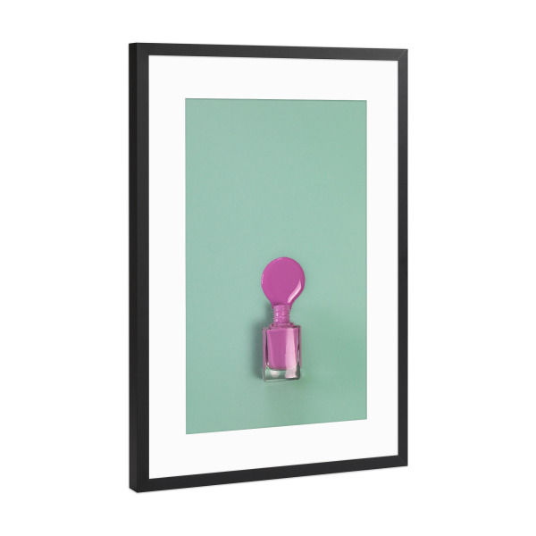 Poster mit Rahmen Schwarz (Metallic) "Nagellack mint pink" artboxONE - Fashion