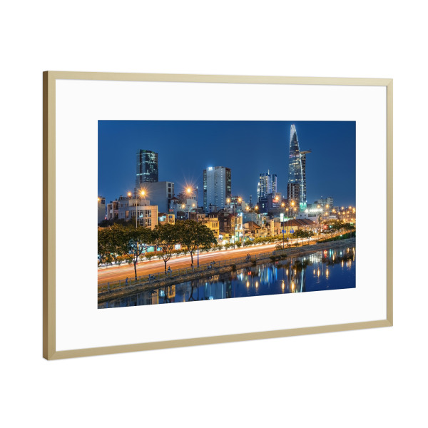 Poster mit Rahmen Gold "Modernes Saigon" artboxONE - Städte,Reise,Architektur,Reise / Asien,Reise / Länder