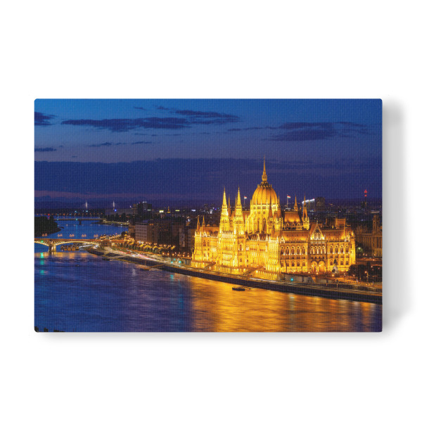 Leinwandbild "Budapest an der Donau" artboxONE - Städte,Architektur - Budapest,Ungarn,Parlament,Donau,Beleuchtet,Abend,Sonnenuntergang,Historisch