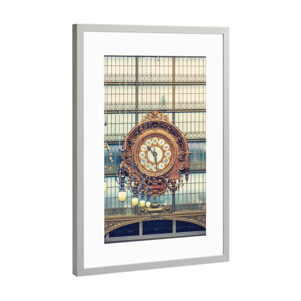 Poster mit Rahmen Silber "Die Uhr" artboxONE - Städte,Reise,Architektur,Städte / Paris,Reise / Länder