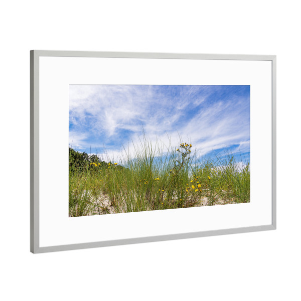 Poster mit Rahmen Silber "Düne, Gras und Himmel" artboxONE - Natur,Reise