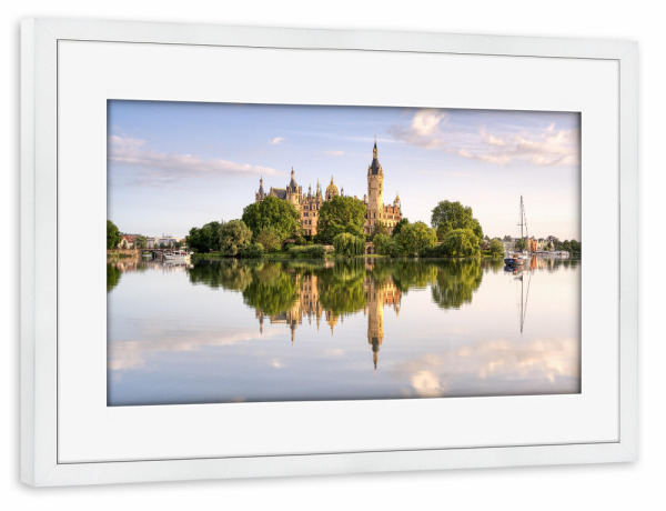 Poster mit Rahmen weiß "Schlossinsel Schwerin" artboxONE - Städte,Reise,Architektur