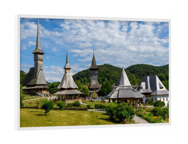 Poster mit weißem Rahmen "Barsana in Rumänien" artboxONE - Architektur - Barsana,Kloster,Rumänien,Maramures,Religion,Glaube,Holzkirche
