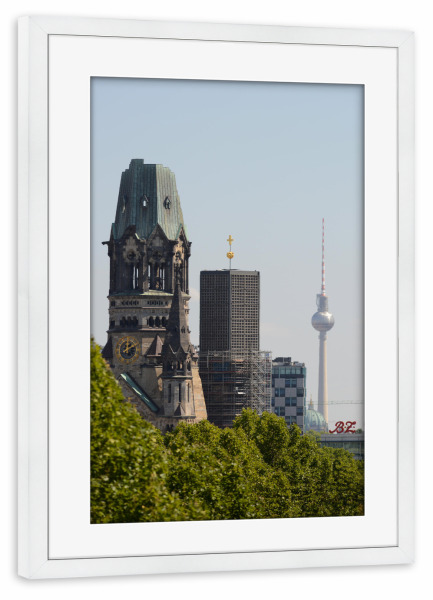 Poster mit Rahmen weiß "Sky Berlin" artboxONE - Städte,Städte / Berlin,Reise,Architektur - Berlin,Stadt,Gebäude,Deutschland,Hauptstadt,Architektur