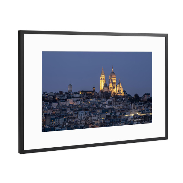 Poster mit Rahmen Schwarz (Metallic) "Beleuchtete Basilika" artboxONE - Städte,Reise,Architektur,Städte / Paris,Reise / Länder