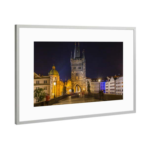 Poster mit Rahmen Silber "Trubel auf der Karlsbrücke" artboxONE - Architektur,Städte / Prag