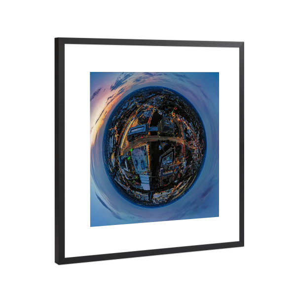 Poster mit Rahmen Schwarz (Metallic) "Shining City of Hamburg-Bergedorf" artboxONE - Städte,Städte / Hamburg,Reise,Architektur,Reise / Länder