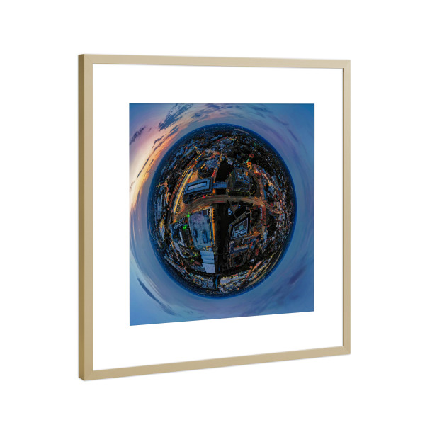 Poster mit Rahmen Gold "Shining City of Hamburg-Bergedorf" artboxONE - Städte,Städte / Hamburg,Reise,Architektur,Reise / Länder