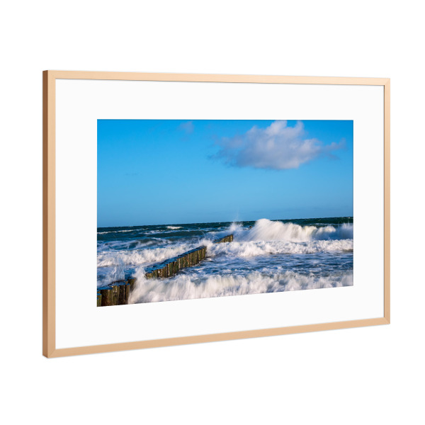 Poster mit Rahmen Kupfer "Buhne, Wellen, Wolke" artboxONE - Natur,Reise,Reise / Strand und Meer