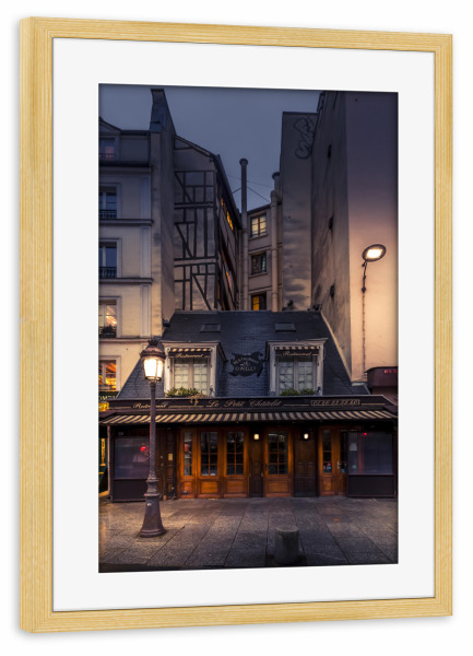 Poster mit Rahmen kiefer "Le Petit Châtelet" artboxONE - Städte,Reise,Architektur,Städte / Paris,Reise / Länder