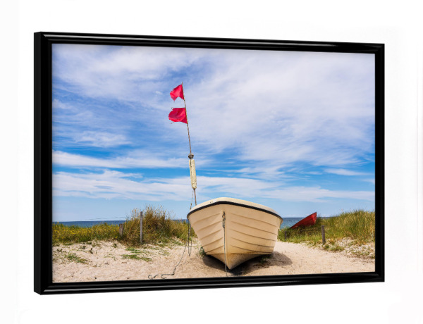 Poster mit schwarzem Rahmen "Fischerboot, Düne, Wolken" artboxONE - Natur,Reise,Reise / Strand und Meer