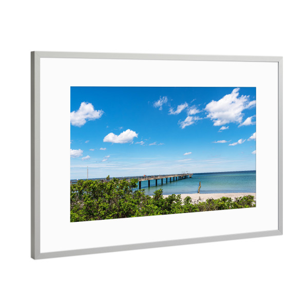 Poster mit Rahmen Silber "Gebüsch, Strand, Seebrücke" artboxONE - Natur,Reise,Architektur,Reise / Strand und Meer