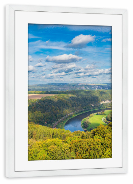 Poster mit Rahmen weiß "Wald, Fluss, Berge" artboxONE - Natur,Reise