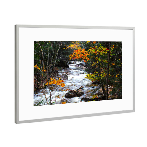 Poster mit Rahmen Silber "Ein Bach im bunten Herbst" artboxONE - Natur,Reise,Reise / Länder