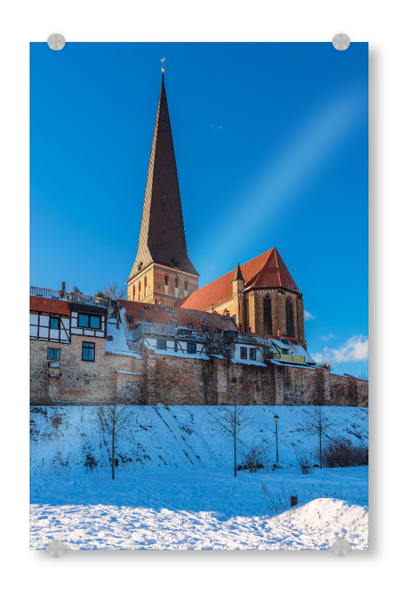 Acrylglasbild "Schnee, Stadtmauer, Kirche" artboxONE - Natur,Reise,Architektur,Städte / Weitere
