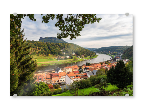 Acrylglasbild "Bäume, Stadt, Fluss, Felsen" artboxONE - Natur,Reise,Architektur