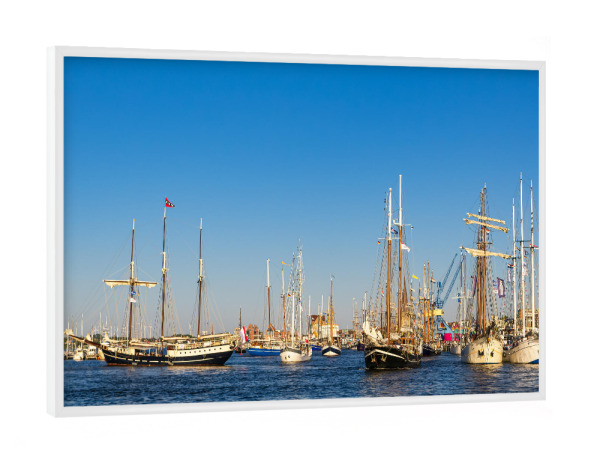 Poster mit weißem Rahmen "Warnow, Segelschiffe, Himmel" artboxONE - Natur,Reise