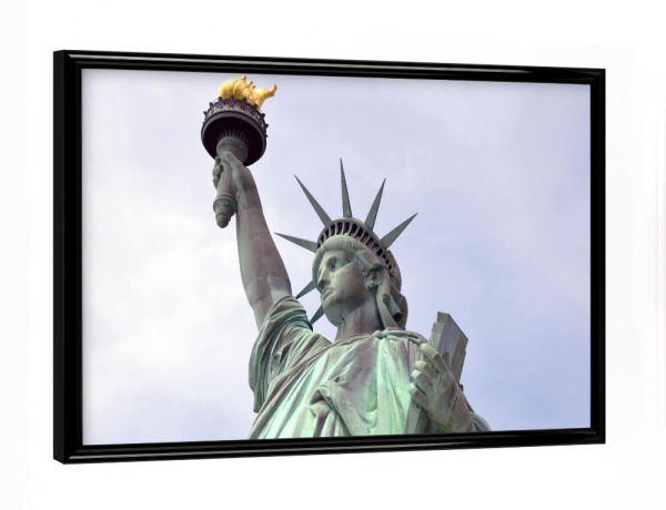 Poster mit schwarzem Rahmen "New Yorker Freiheitsstatue" artboxONE - Städte / New York,Reise,Architektur,Reise / Länder