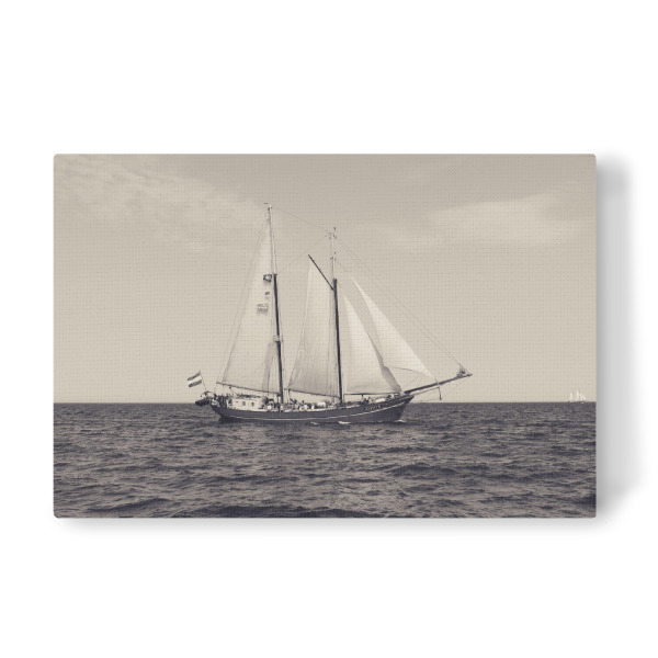 Leinwandbild "Sail on my Darling" artboxONE - Reise,Schwarzweiß,Reise / Strand und Meer,Sport - Segelschiff,Maritim,Ostsee,Meer