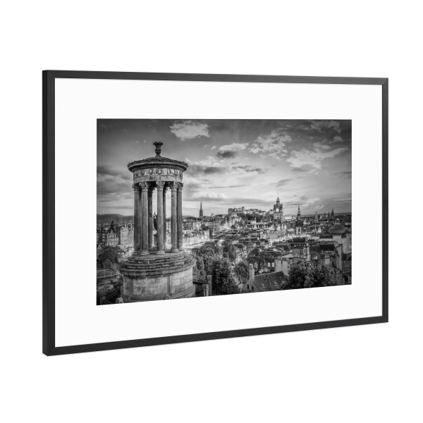 Poster mit Rahmen Schwarz (Metallic) "Panorama-Impression von Edinburgh" artboxONE - Städte,Schwarzweiß,Architektur